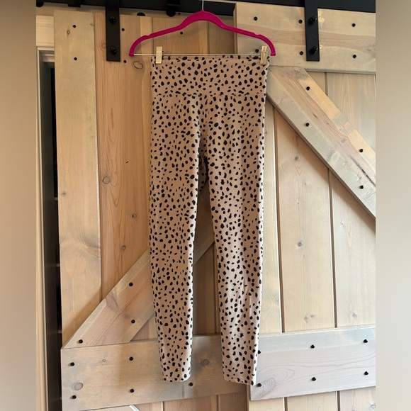 Beach Riot Ayla Spotted Print Activewear Legging - Picture 3 of 6
